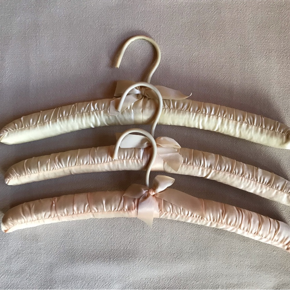 SATIN HANGERS - Picture 5 of 5
